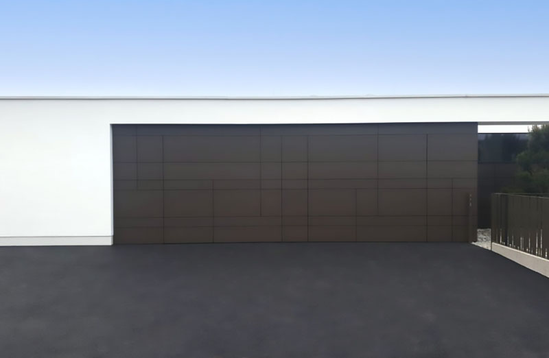 LINDPOINTNER Sektionaltor LS4000 Sonderbeplankung
